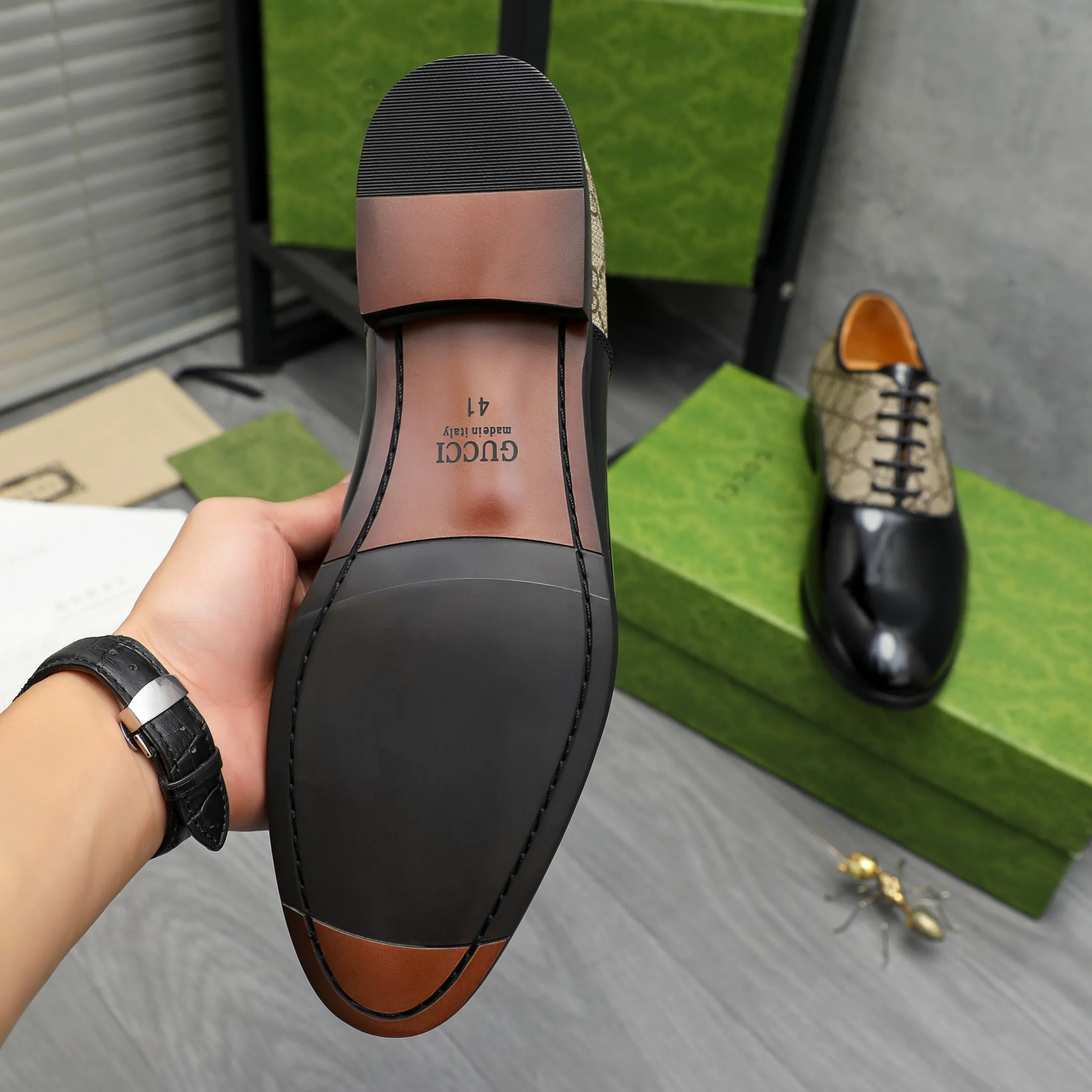 Men's shoes 💰p500 Product trademark: GUCCI "Gucci" business lace-up leather shoes Regular size: 38-46 (38.45.46 is custom-made and non-returnable) Product materials: Selected pearlescent cowhide stitching brand printed upper, cowhide lining, original rubber outsole